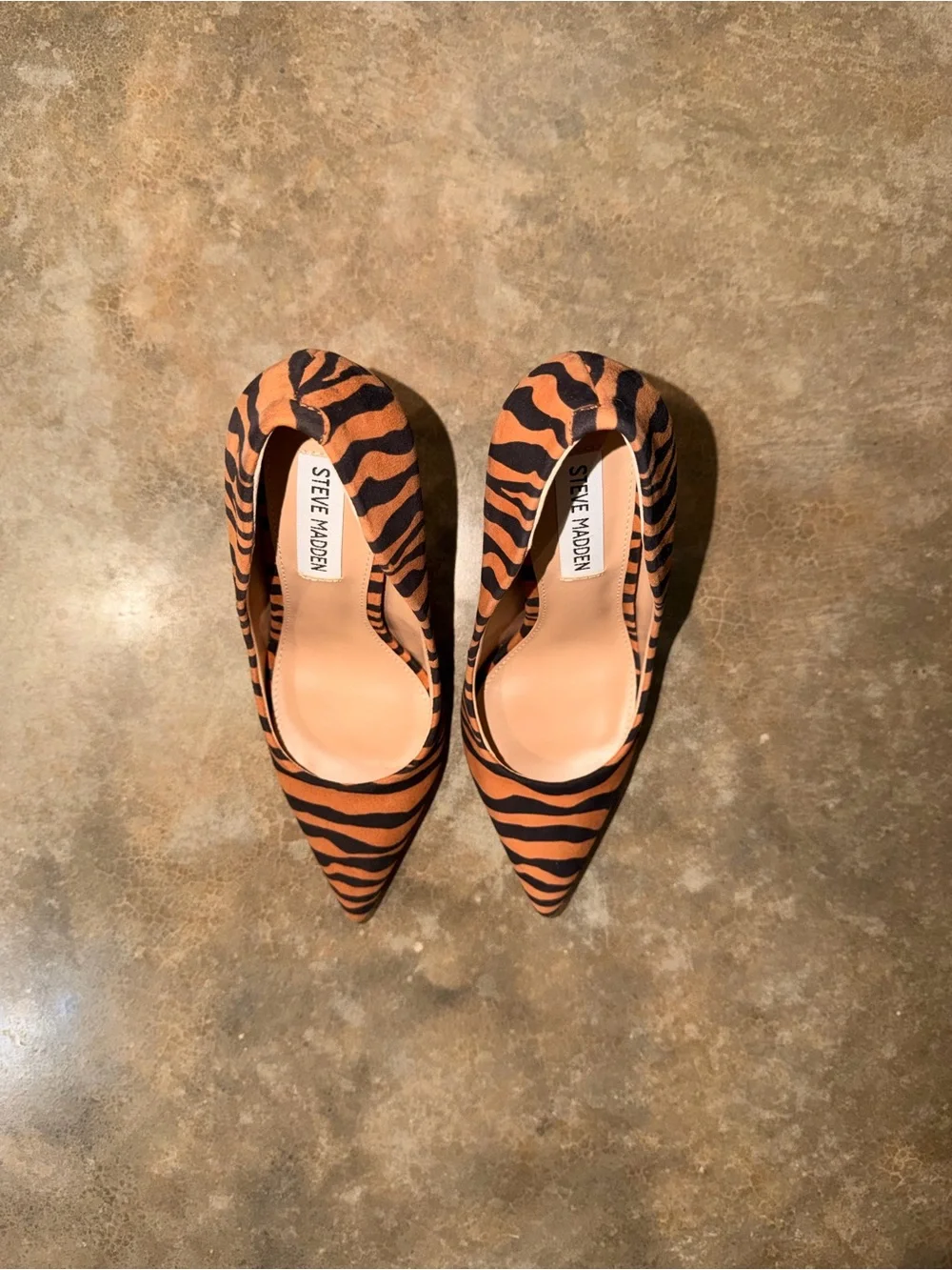 Steve Madden Tiger Print Stiletto Heels Pointed Toe Pumps Orange Black Size 6.5 - Picture 3 of 8